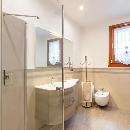 Pet-friendly & Modern With Garden