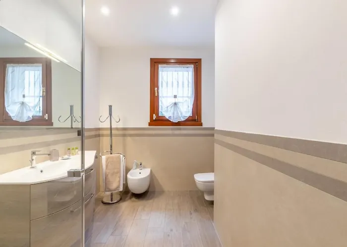 Pet-friendly & Modern With Garden * 비첸차