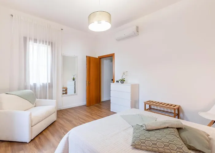Pet-friendly & Modern With Garden